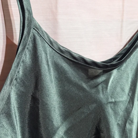 Gilligan & O'Malley Deep Green Satin Maxi Dress - Picture 5 of 5